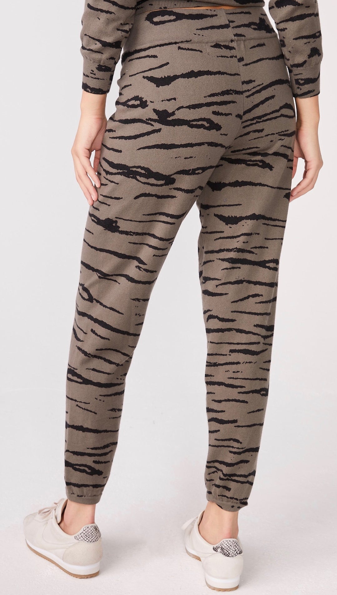 MONROW Cashmere Tiger Vintage Sweats Falcon Olive Green | ShopAA