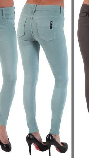 Black Orchid Denim Mid Rise Jegging in Escapade