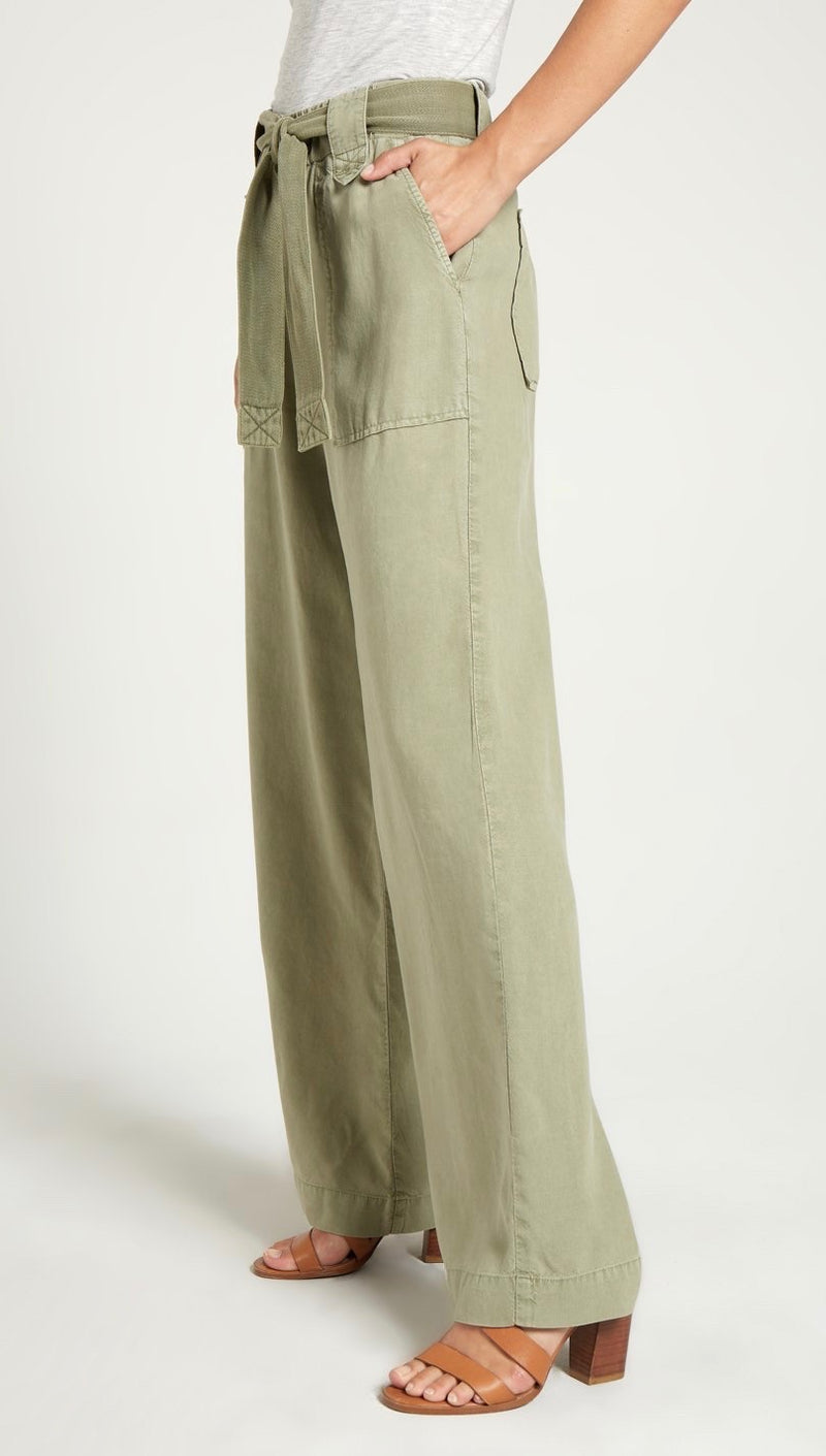 Wide-Leg Cargo Pants in Linen-Blend