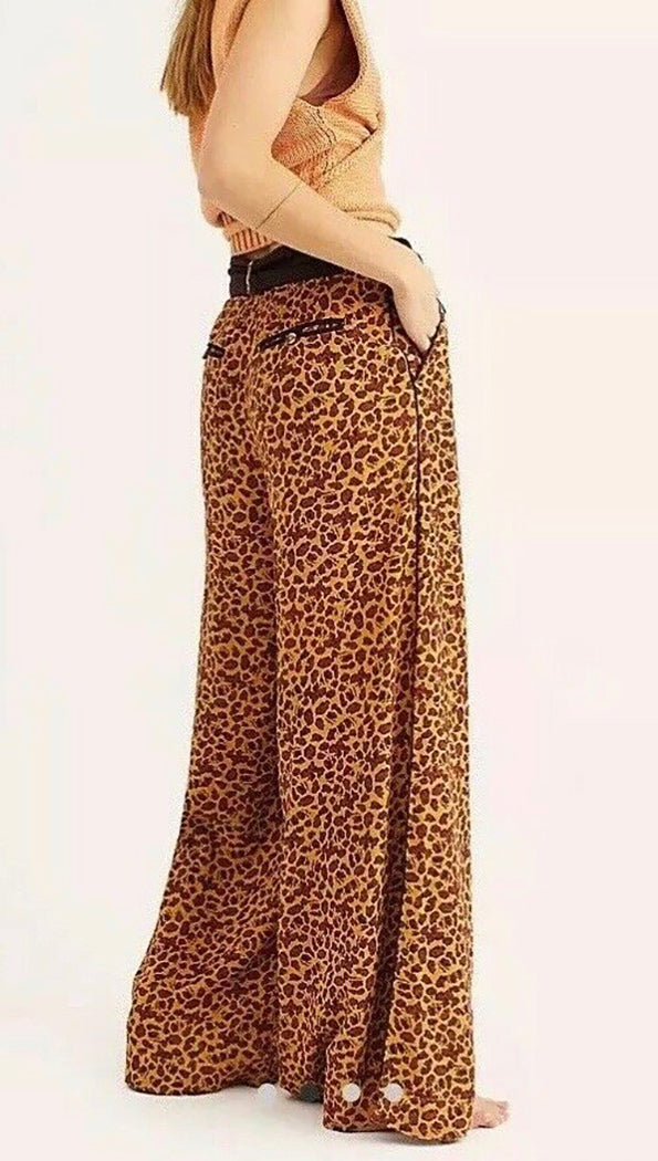 Wide leg trousers with leopard print | Pinkwoman